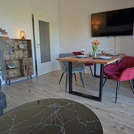 "Hogulu" Brandenburg, Balkon, Neustadt, Kueche, Wassernaehe - Parkplatz Inklusive Apartment Brandenburg  Bilik gambar