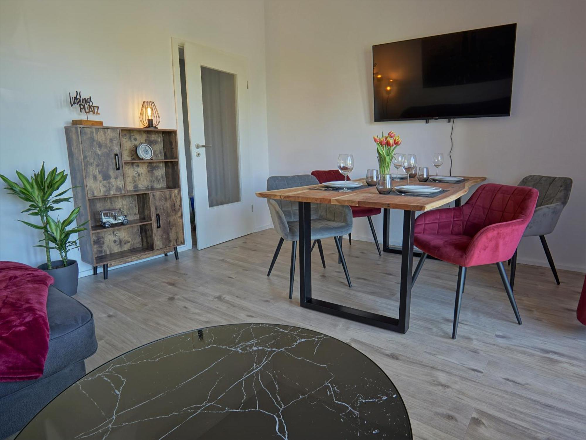 "Hogulu" Brandenburg, Balkon, Neustadt, Kueche, Wassernaehe - Parkplatz Inklusive Apartment Brandenburg  Bilik gambar