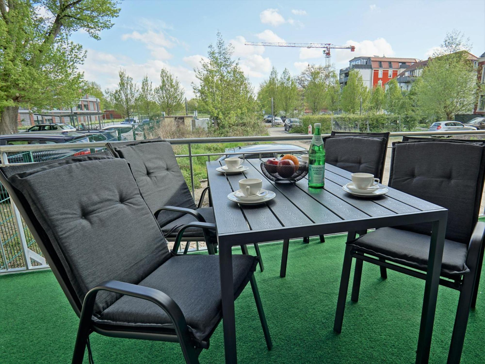 "Hogulu" Brandenburg, Balkon, Neustadt, Kueche, Wassernaehe - Parkplatz Inklusive Apartment Brandenburg  Bilik gambar